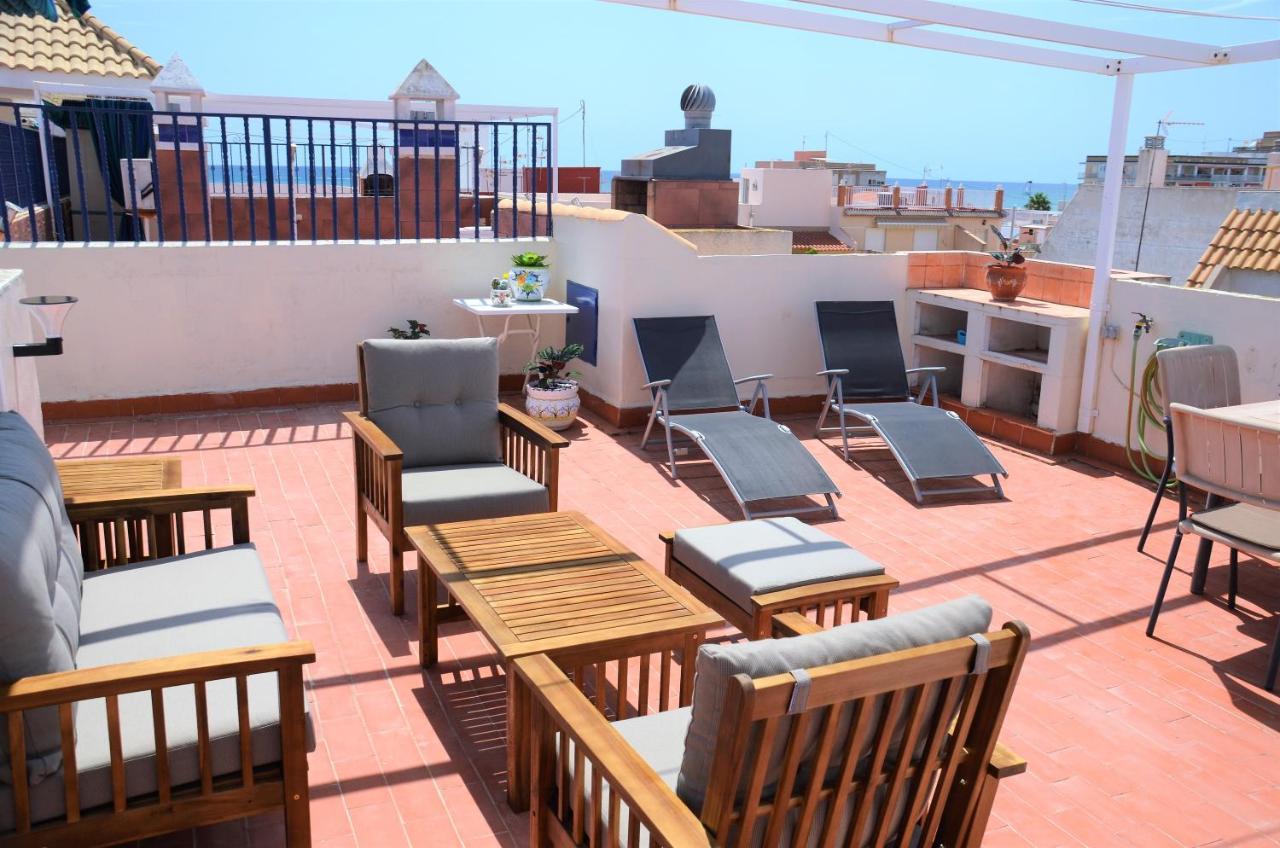 Naufragos Beach Apartment Торрев'єха Екстер'єр фото