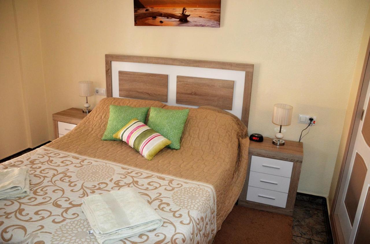 Naufragos Beach Apartment Торрев'єха Екстер'єр фото