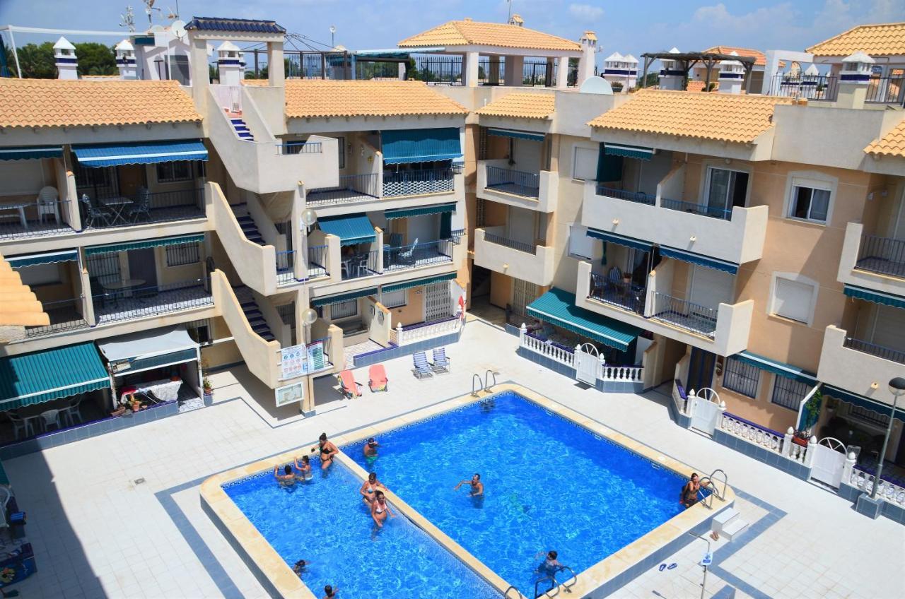 Naufragos Beach Apartment Торрев'єха Екстер'єр фото