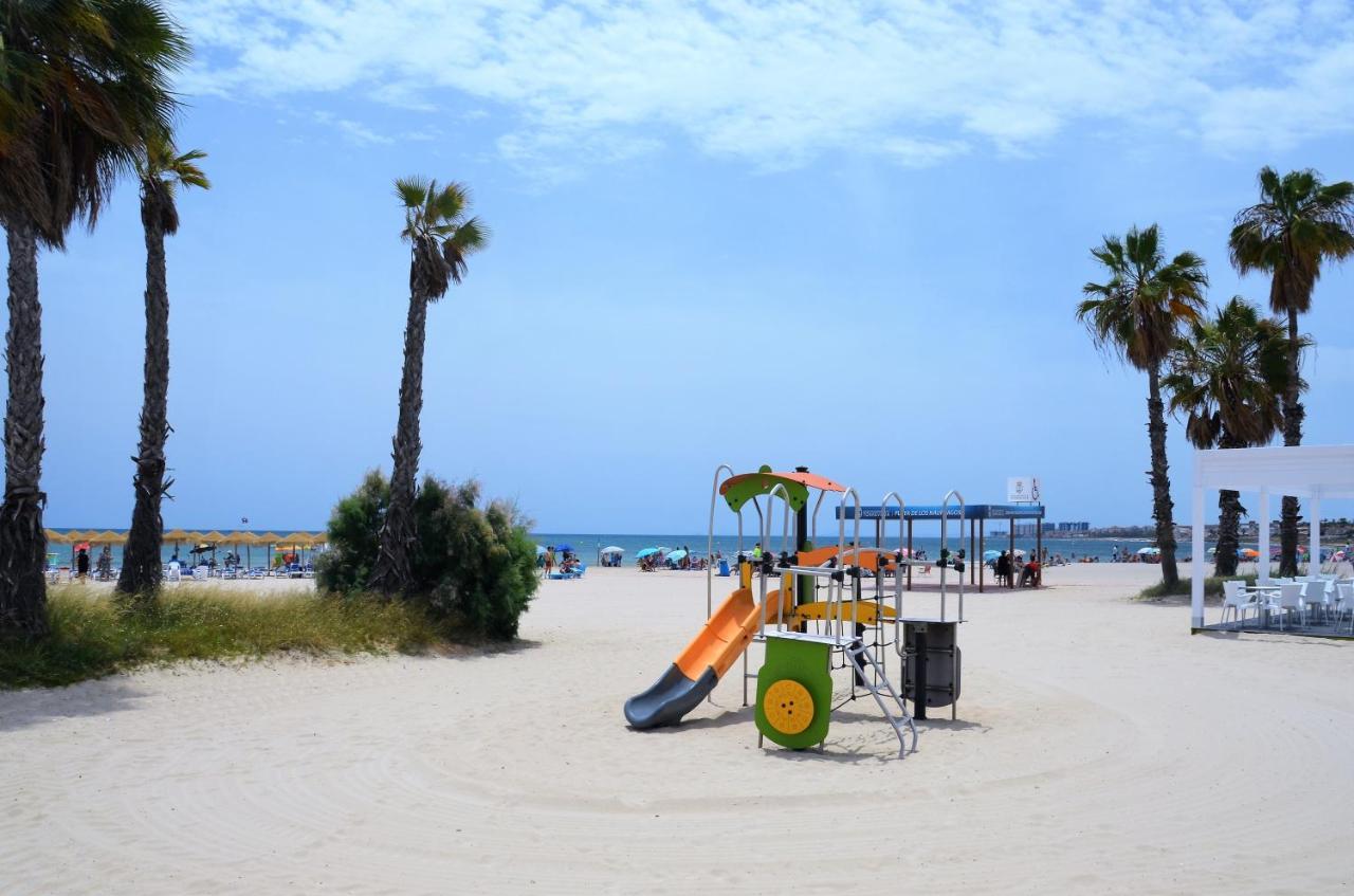 Naufragos Beach Apartment Торрев'єха Екстер'єр фото
